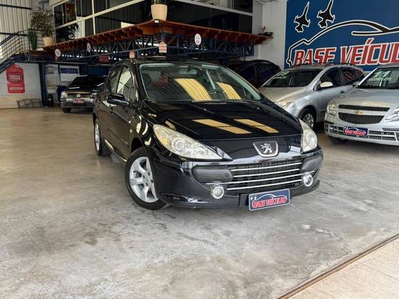 PEUGEOT 307 2.0 PRESENCE PACK SEDAN 16V FLEX 4P AUTOMÁTICO PEUGEOT 307 2.0 PRESENCE PACK SEDAN 16V FLEX 4P AUTOMÁTICO